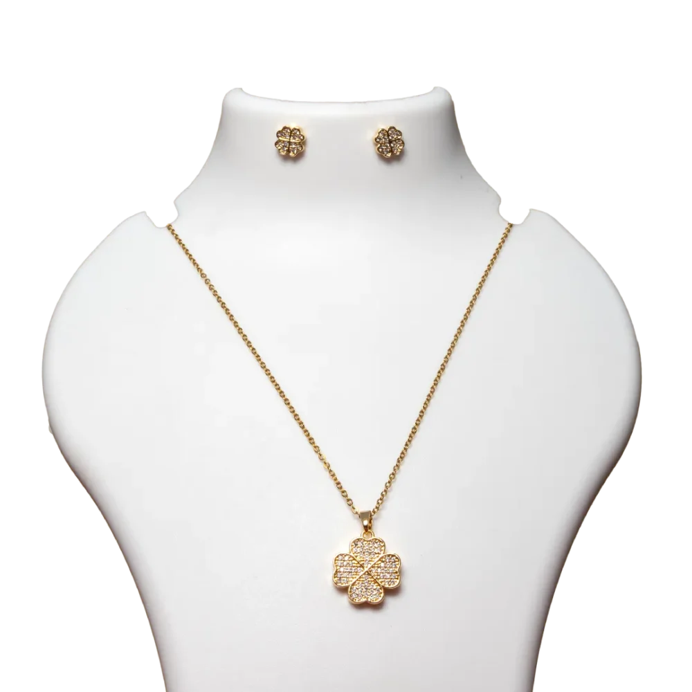 Golden Clover Zirconia Pendant for Good Luck
