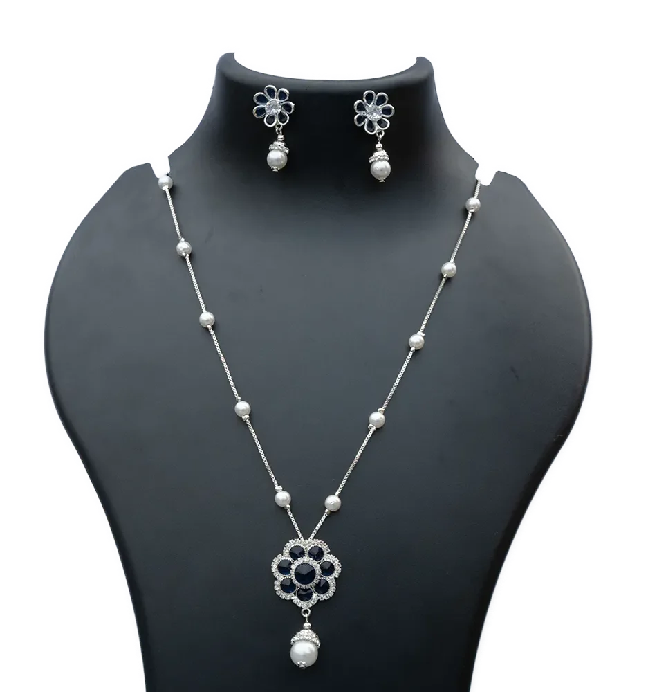 The Royal Strand Pearl Set